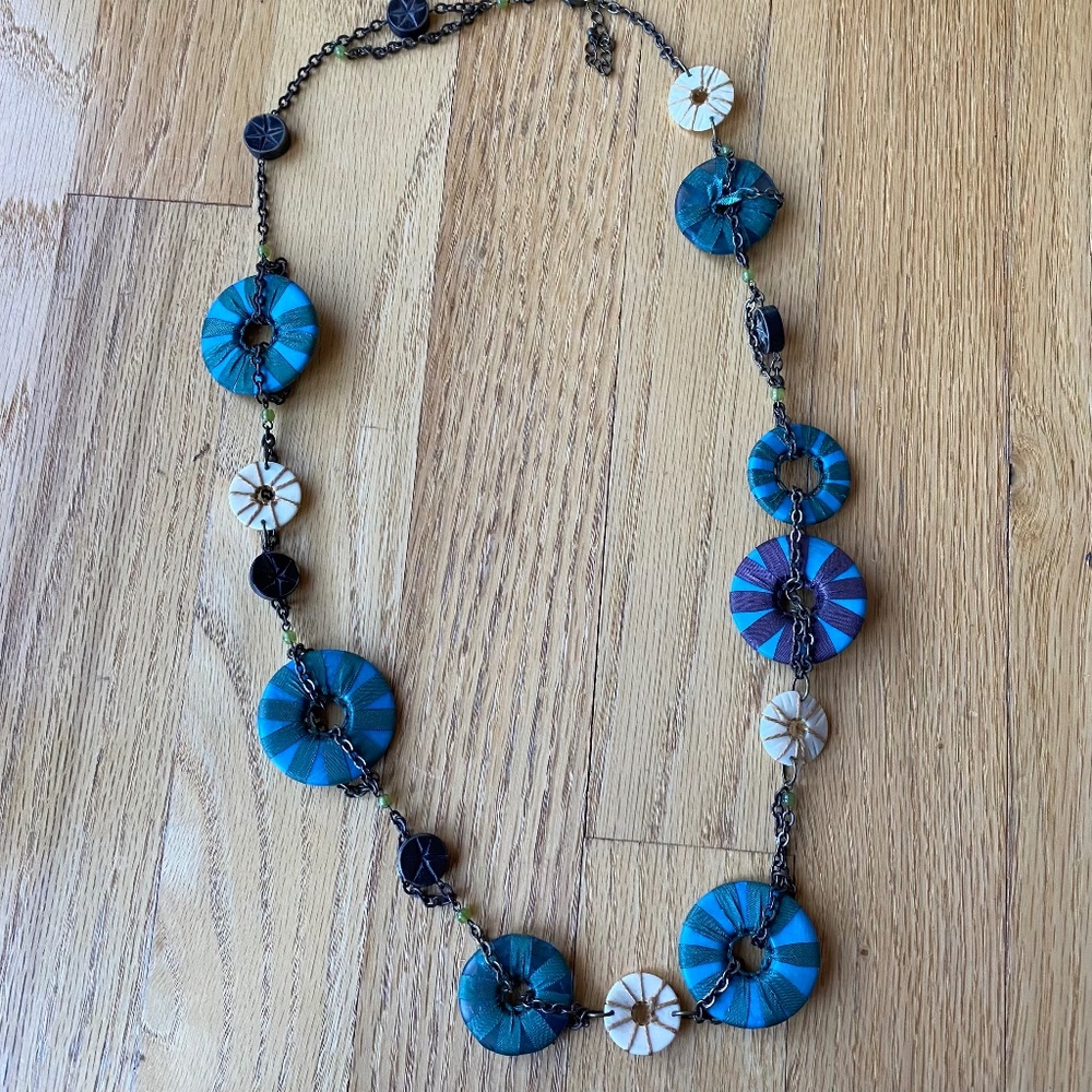 Statement necklace with metal chain